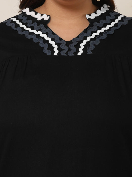 Women's Plus Size BLACK A-LINE KNEE LENGTH DRESS