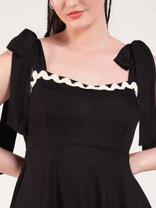 Black Sweet Heart Neck Women Dress