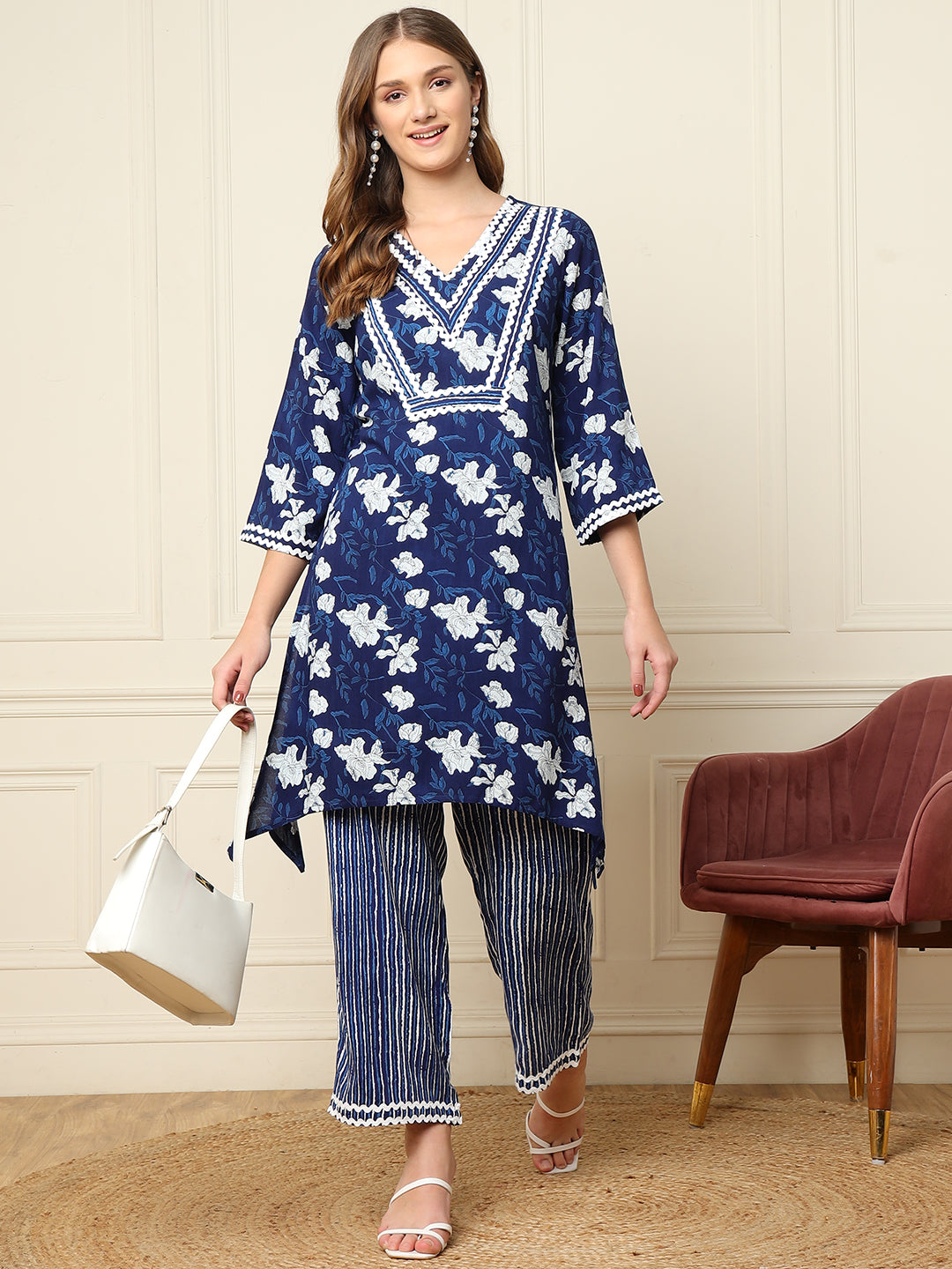 Blue Floral V-neck with Straight Sleeve Kurta with Palazzo Women Co-Ords Sets