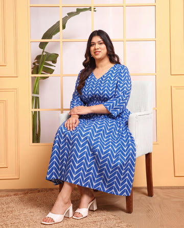 Blue Zig Zag Print Poly Blend Women's Plus Size Maxi Dress