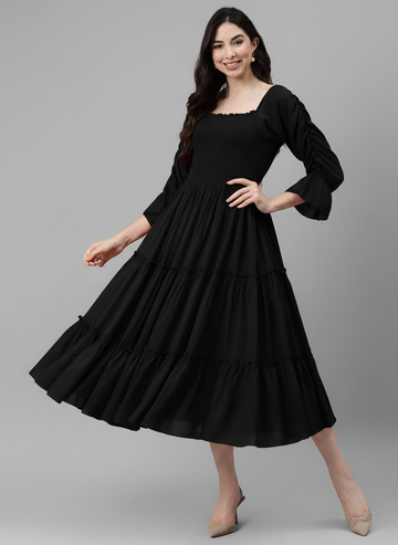 Black Solid Tiered Dress With Gathered Sleeves