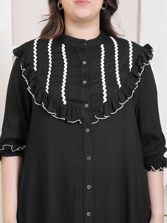 Women's Plus Size Black With Yoke Designed Tiered Shirt Dress