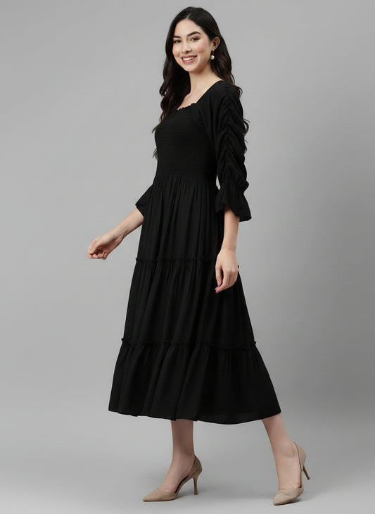 Black Solid Tiered Dress With Gathered Sleeves