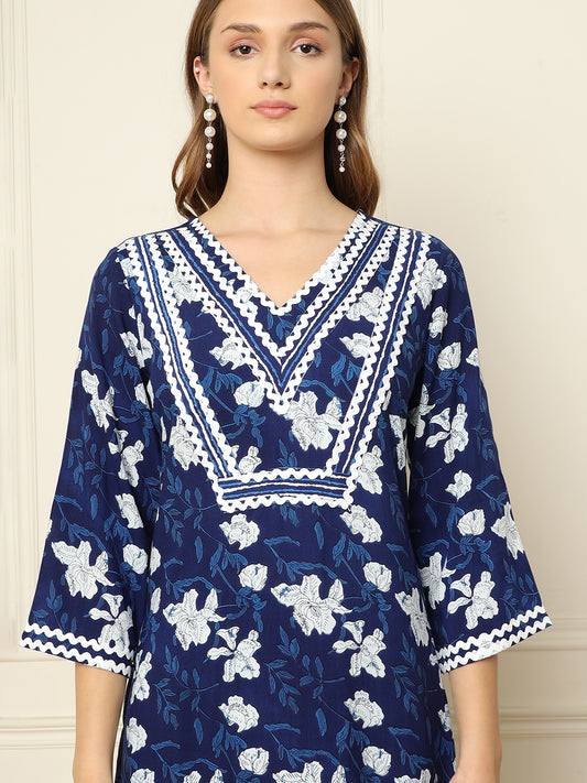 Blue Floral V-neck with Straight Sleeve Kurta with Palazzo Women Co-Ords Sets